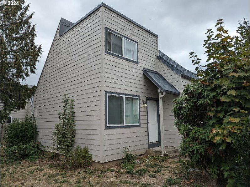 Property Photo:  7310 NE 16th Ave 408  WA 98665 