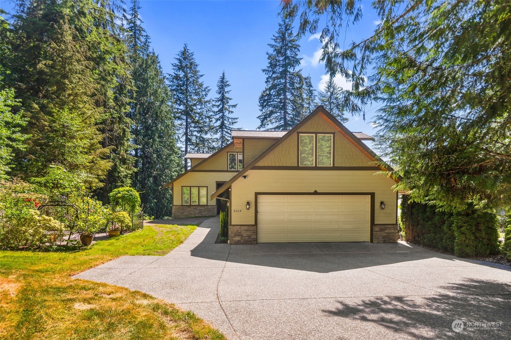 Property Photo:  5614 E Lake Bosworth Drive  WA 98290 