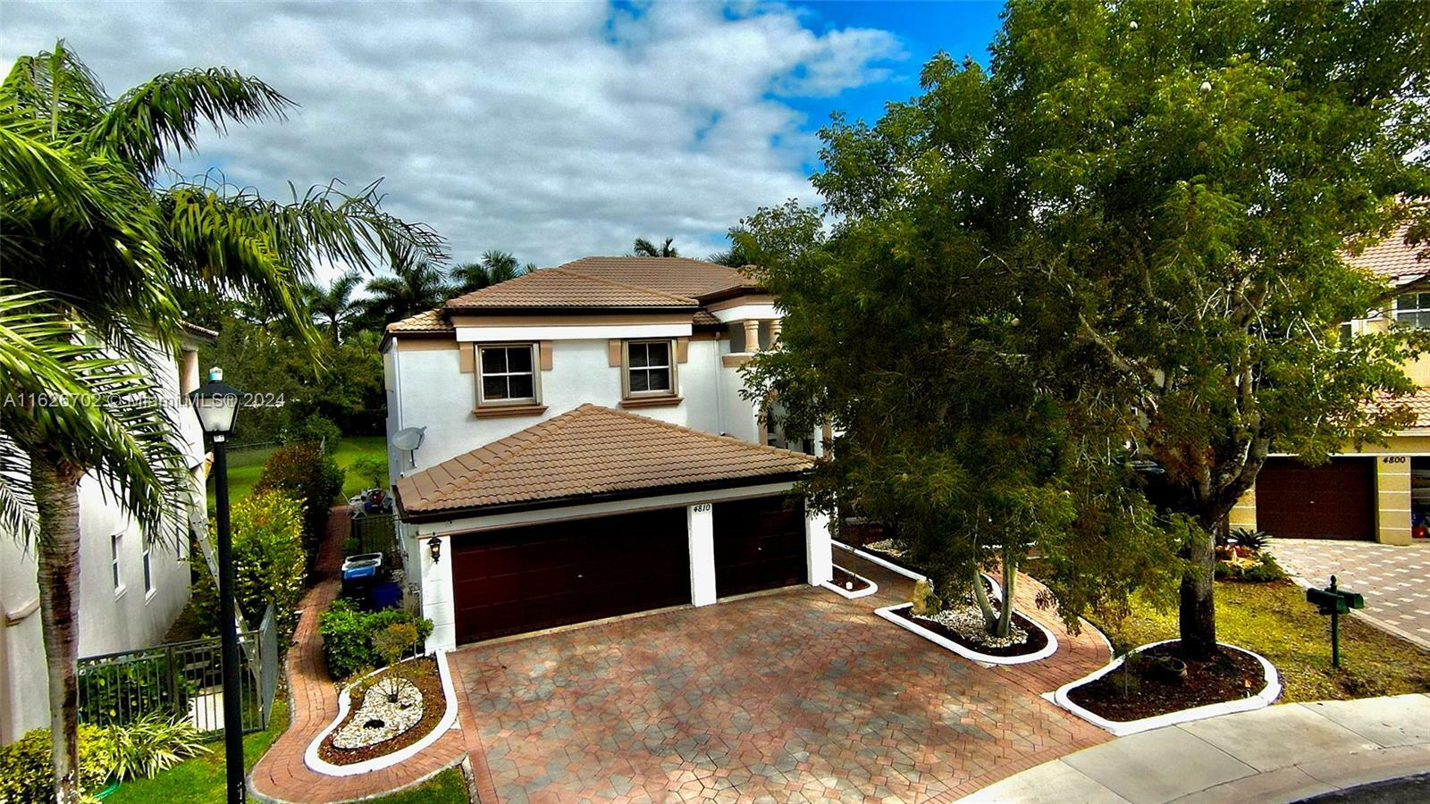 Property Photo:  4810 SW 161st Ln  FL 33027 