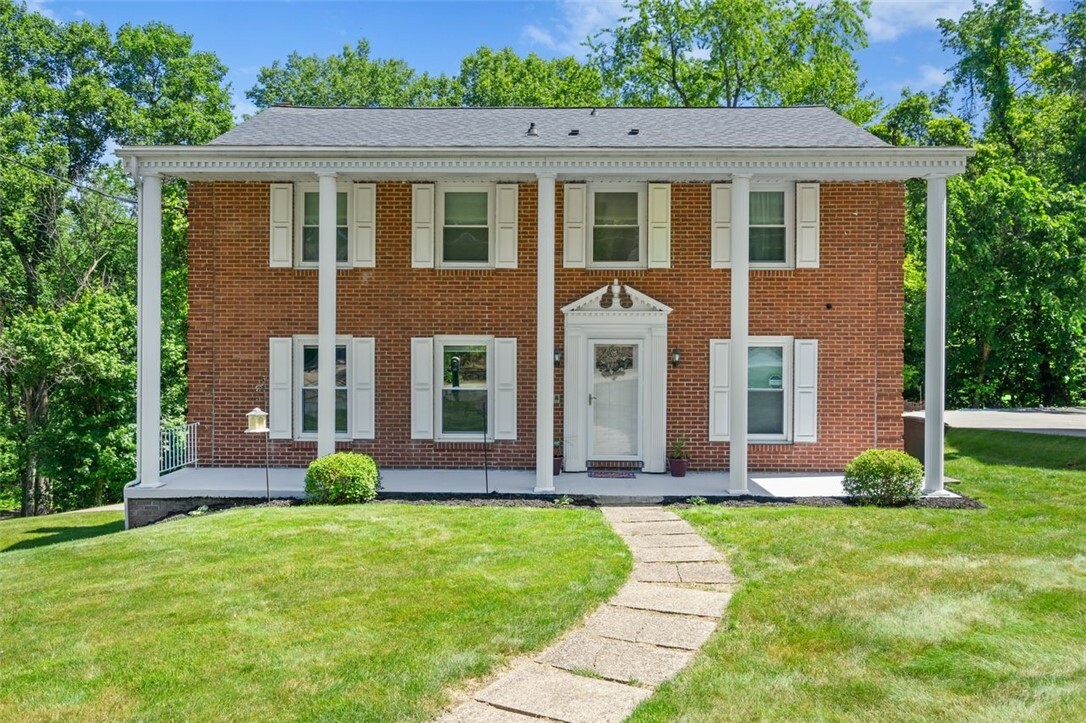 Property Photo:  121 Kelvington Drive  PA 15146 