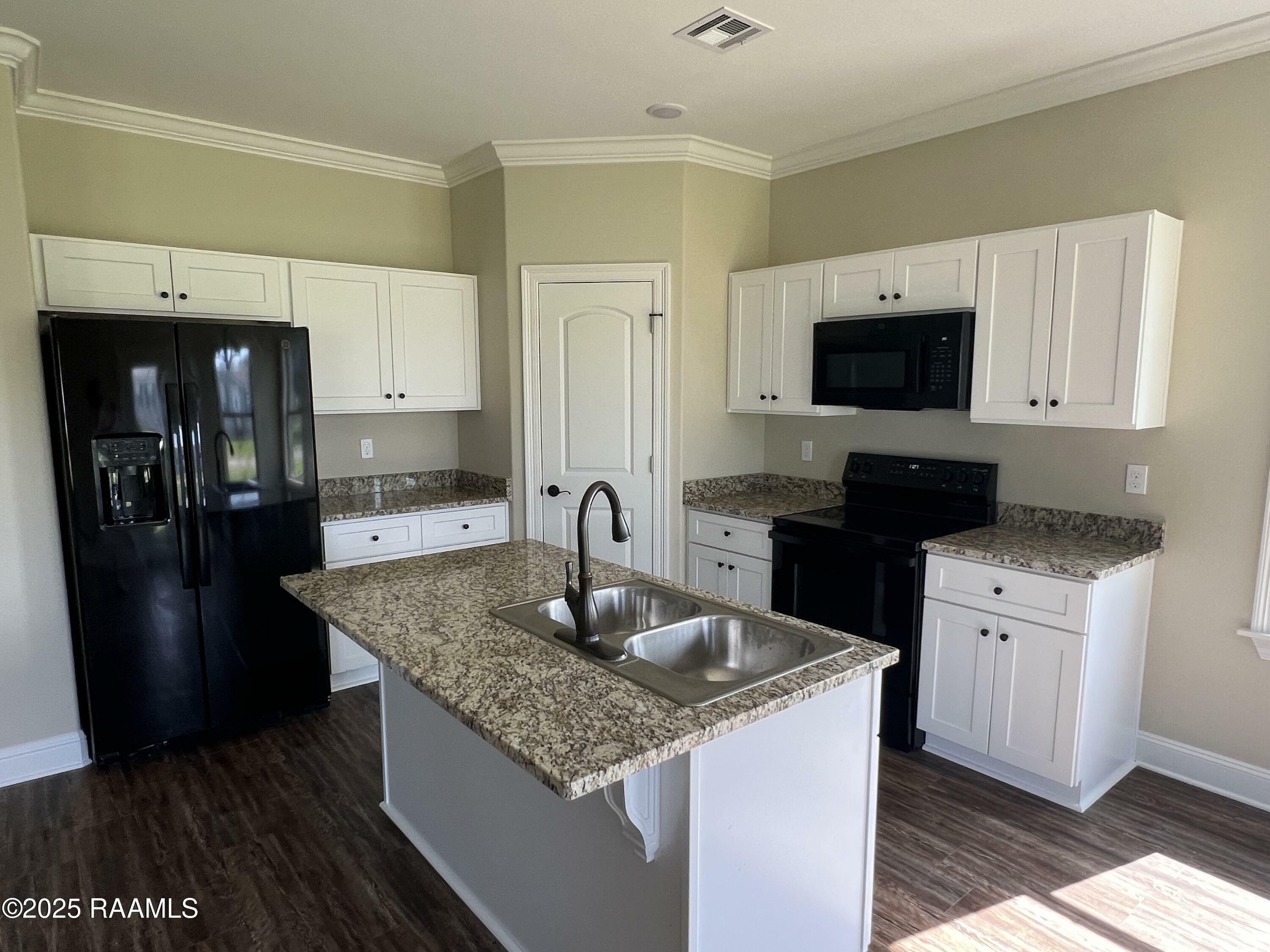 Property Photo: 284 Sugarland Circle LA 70570