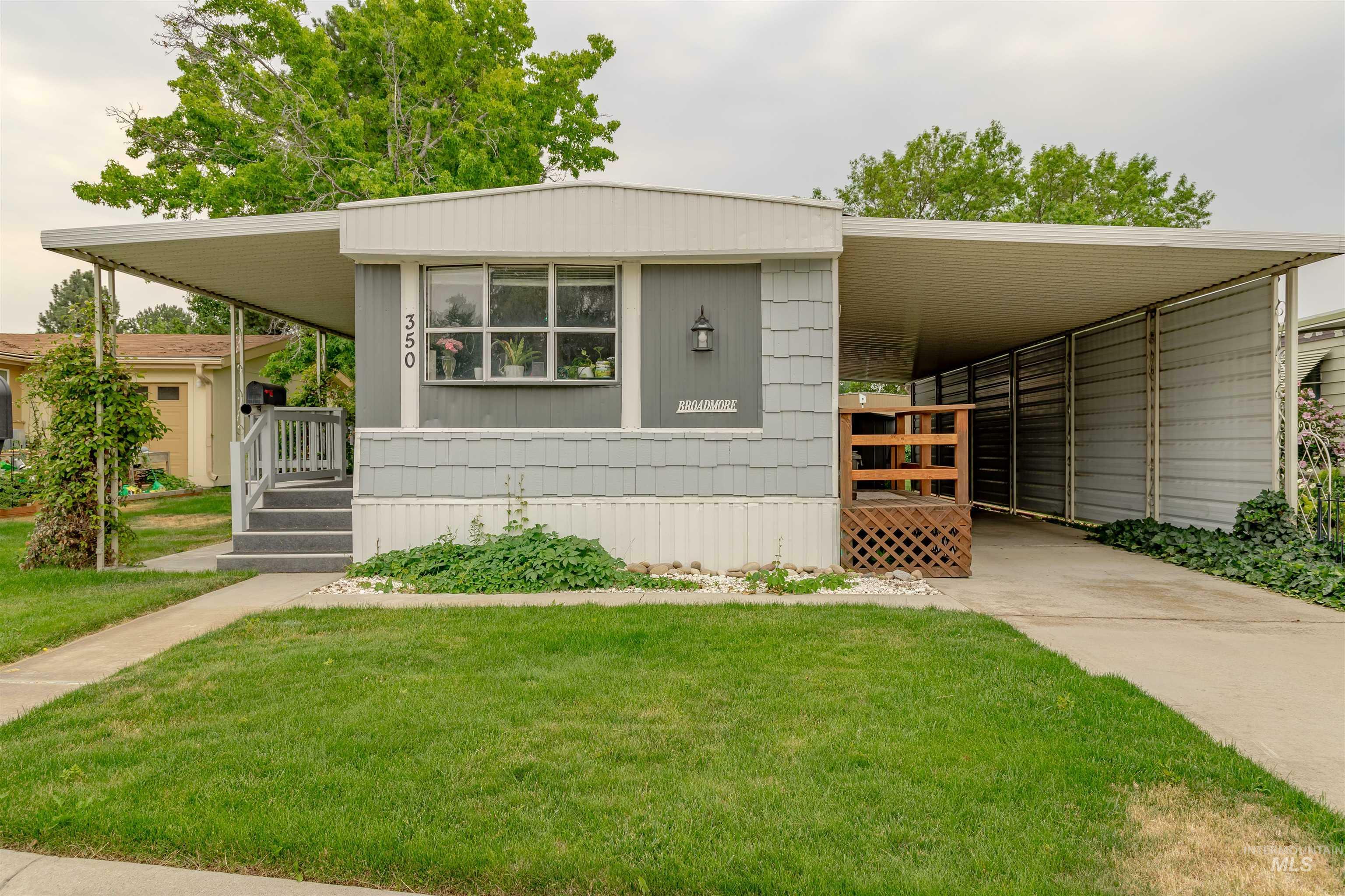 Property Photo: 350 W Oak Circle ID 83713