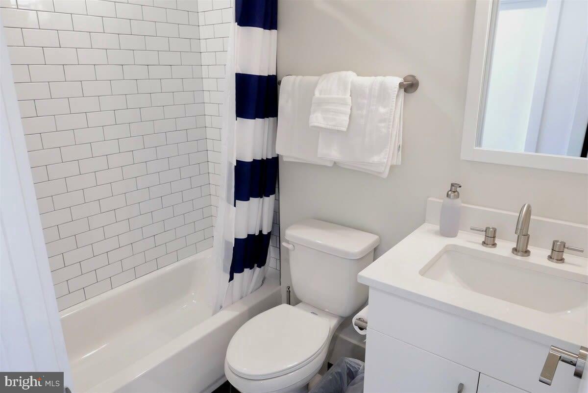 Property Photo:  843 Upshur Street NW 301  DC 20011 