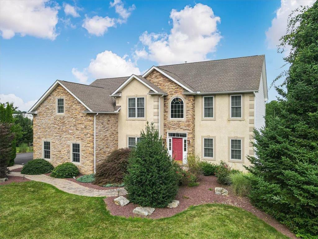 Property Photo: 562 Country Club Road PA 18045