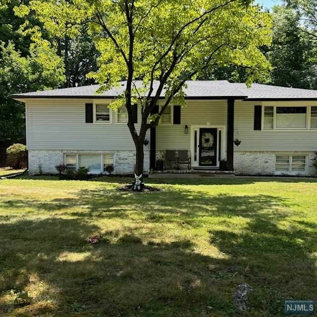 Property Photo: 20 Knoll Road NJ 07470