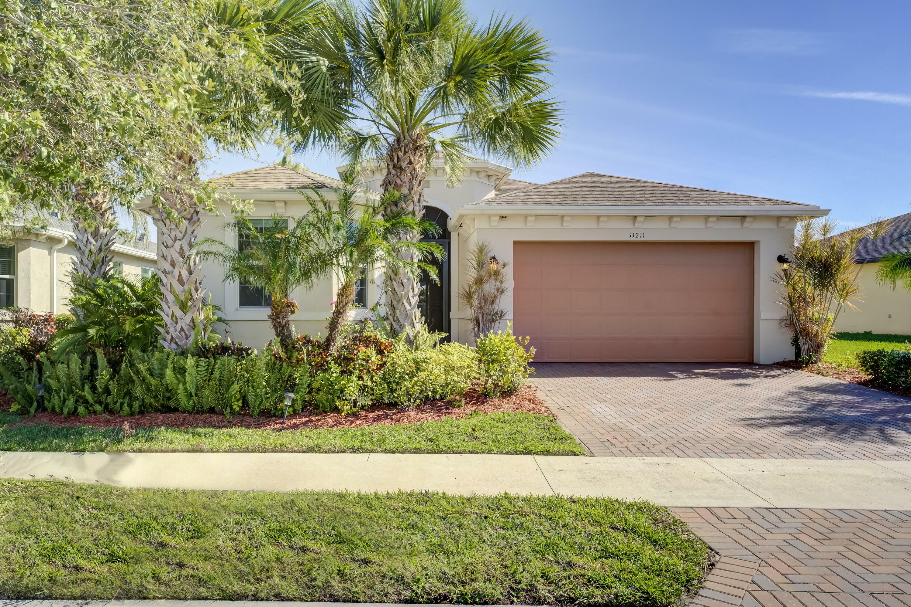 Property Photo:  11211 SW Lake Park Drive  FL 34987 