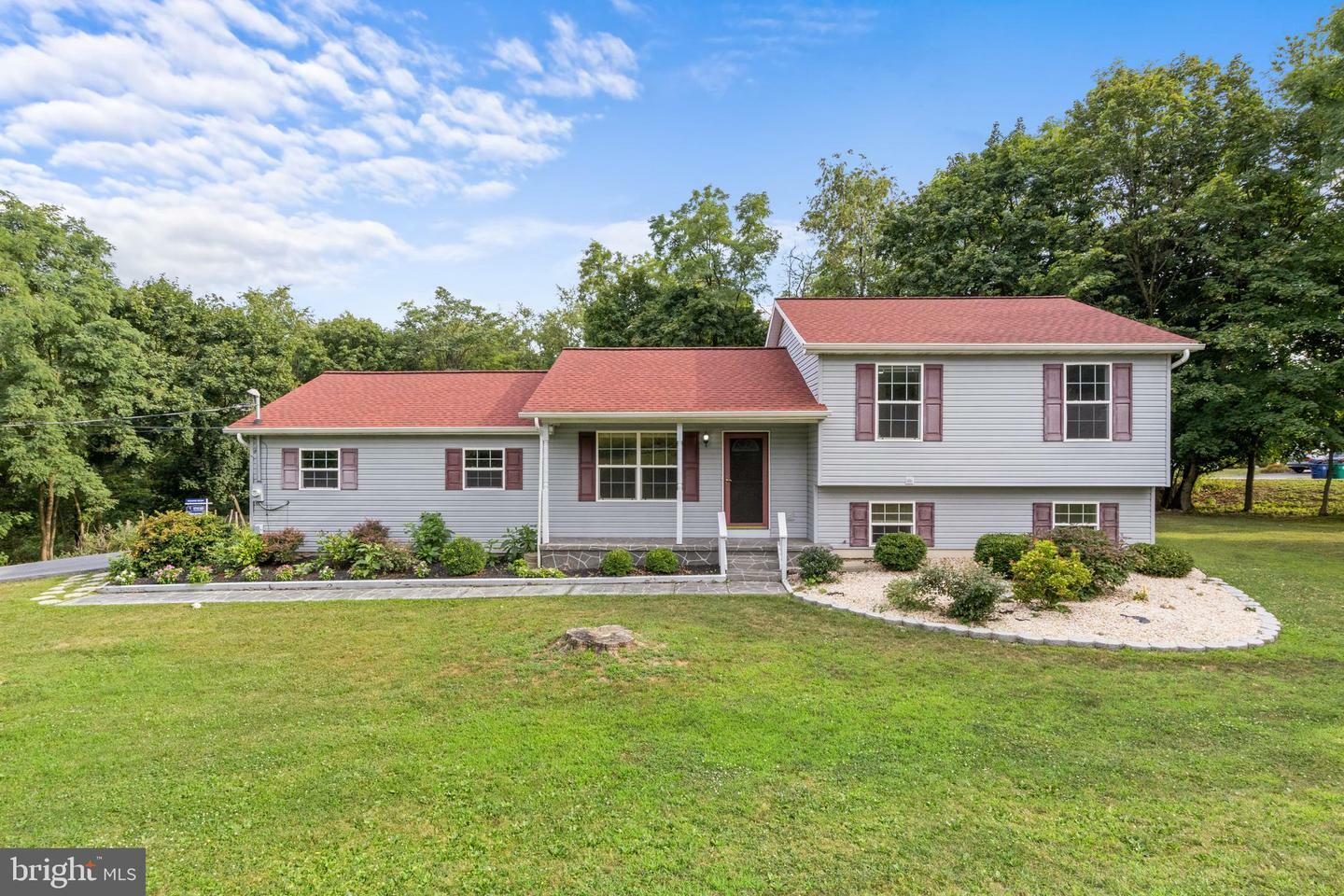 Property Photo:  1000 Fairfax Drive  PA 17111 