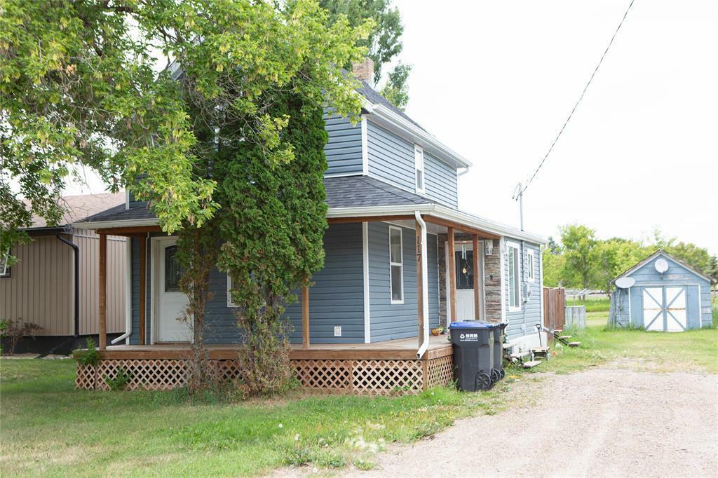 Property Photo:  117 1st Avenue West  MB R0K 2C0 