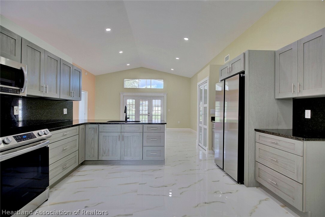 Property Photo:  4851 Shad Drive  FL 33870 