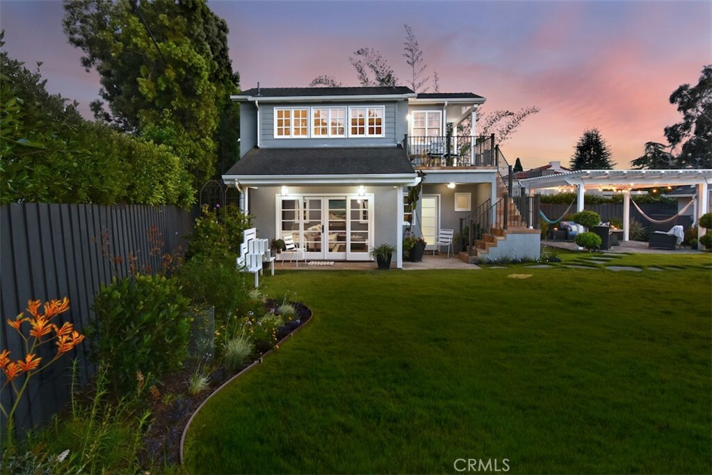 Property Photo:  1422 Warner Avenue  CA 90024 