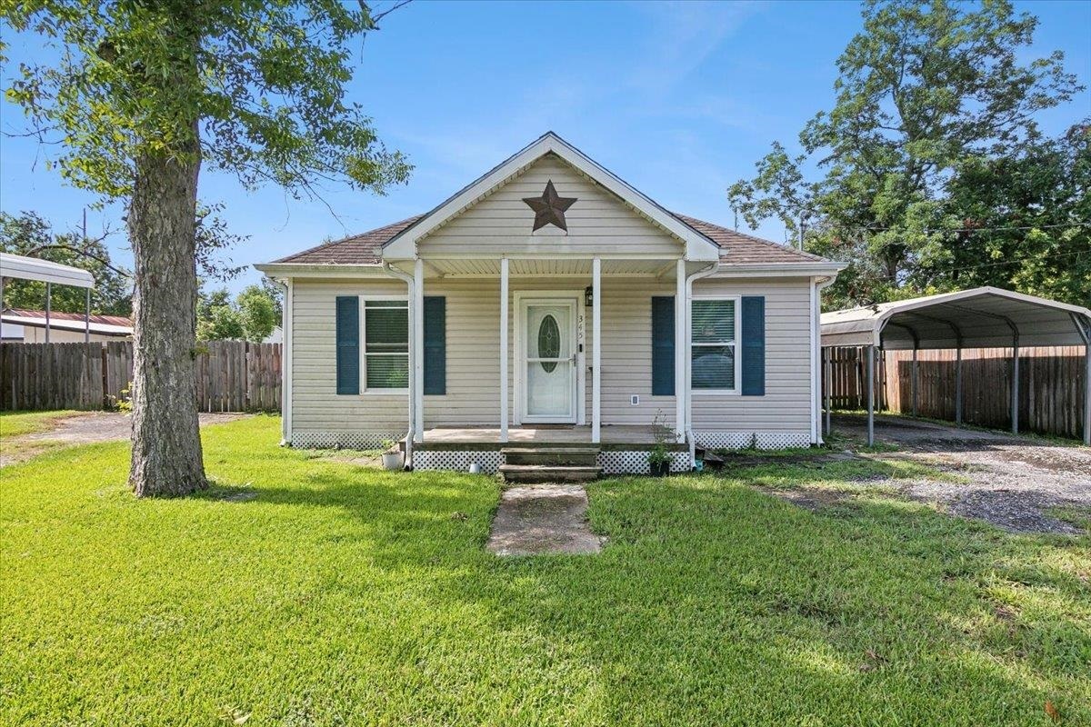 Property Photo:  345 W Smith St  TX 77659 