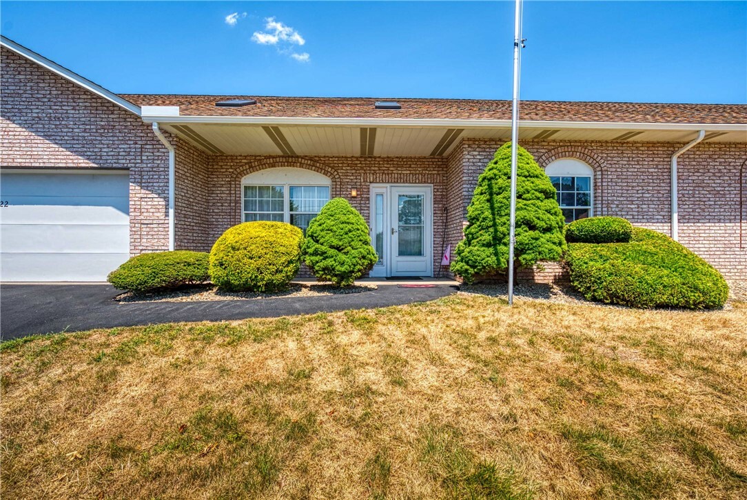 Property Photo:  2750 Iowa Drive 22  PA 15068 