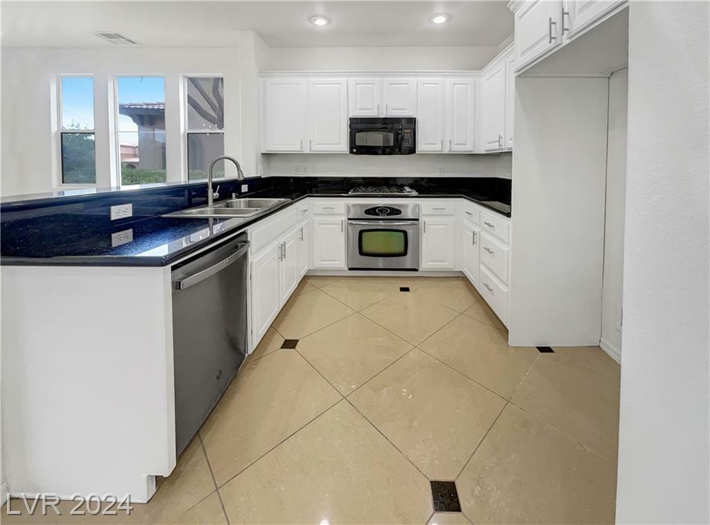 Property Photo:  1551 Plaza Centre Drive 104  NV 89135 