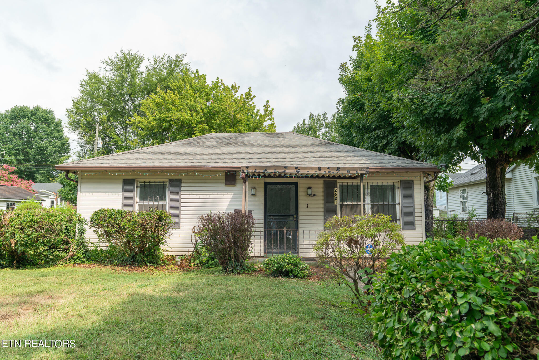 Property Photo:  2621 Parkview Ave  TN 37914 