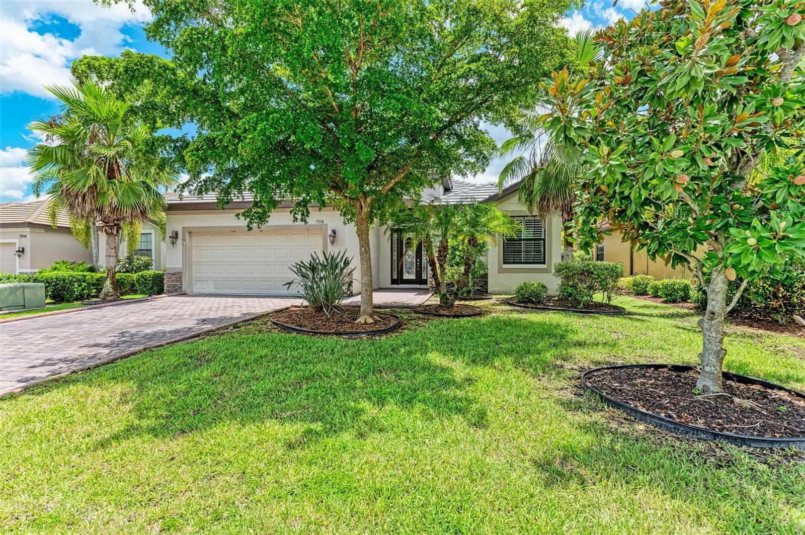 Property Photo:  7910 Rio Bella Place  FL 34201 