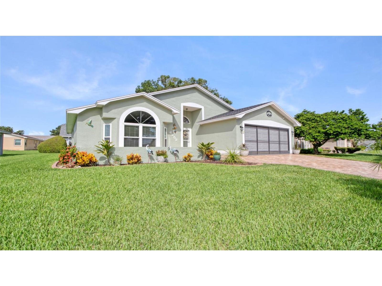 Property Photo:  6252 Egret Drive  FL 33809 