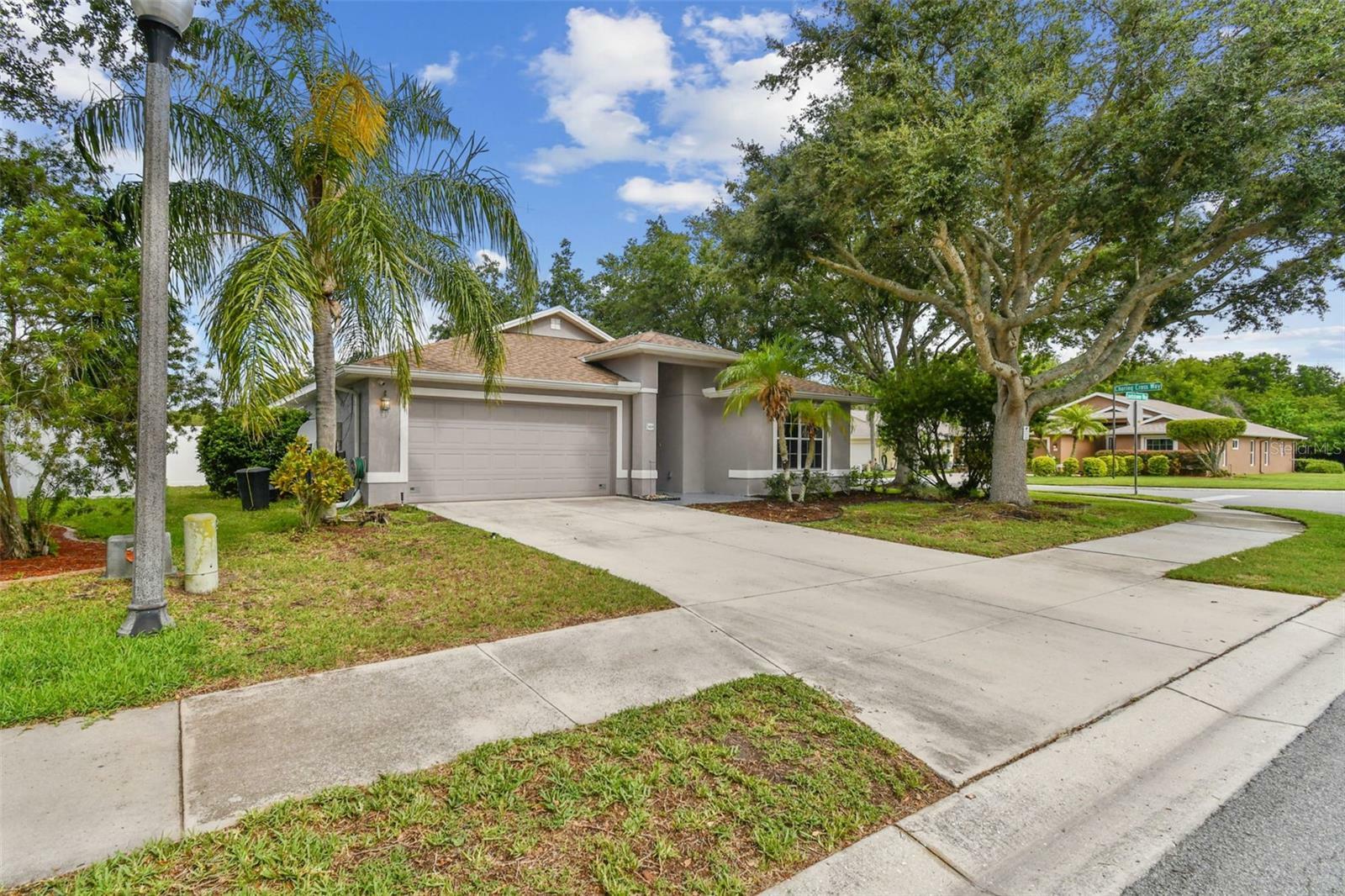 Property Photo:  5418 Lansdowne Way  FL 34221 