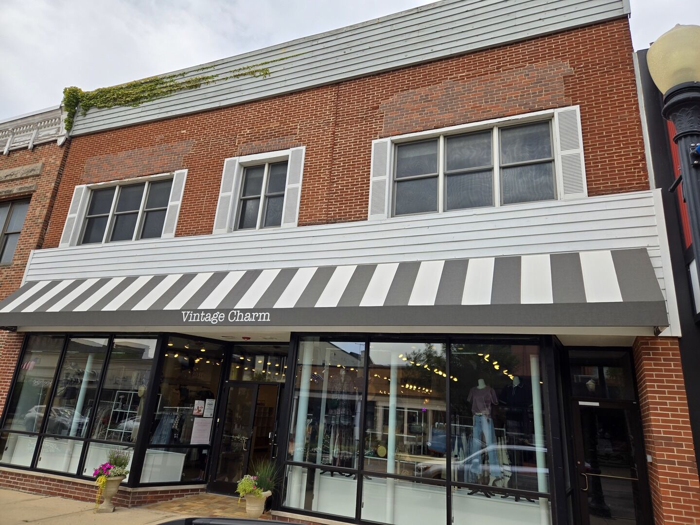 Property Photo: 5114 Main Street B IL 60515