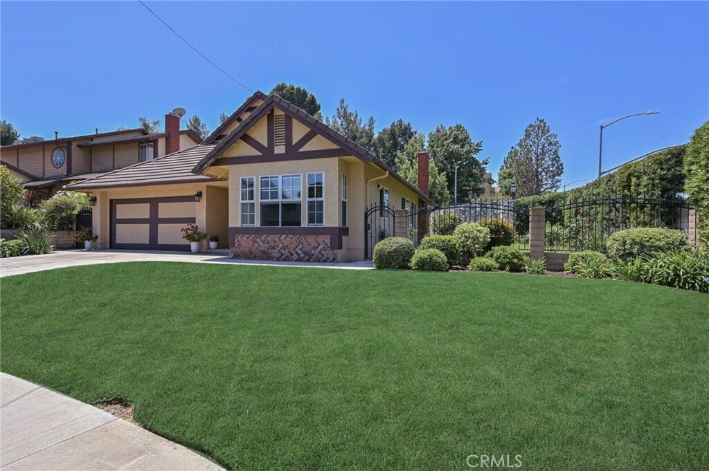 Property Photo:  10302 Starca Avenue  CA 90601 