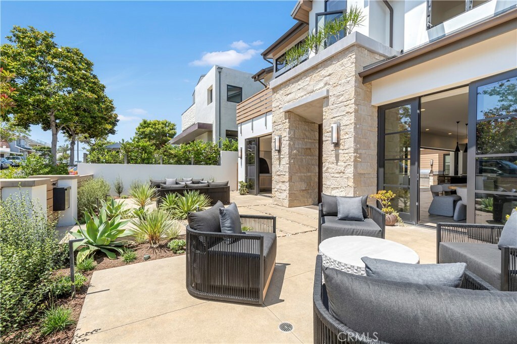 Property Photo: 325 Marigold Avenue CA 92625