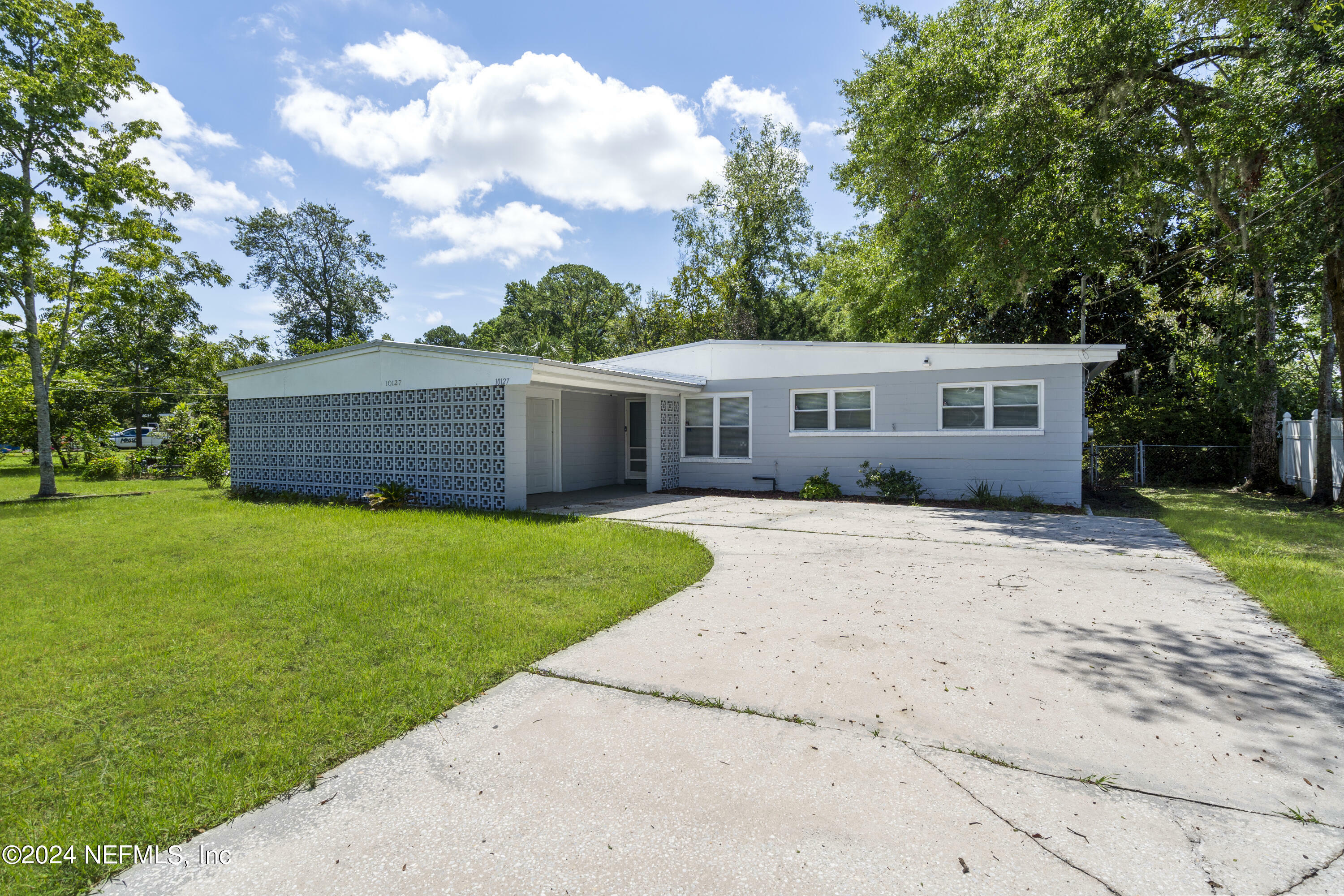 Property Photo:  10127 Haverford Road  FL 32218 