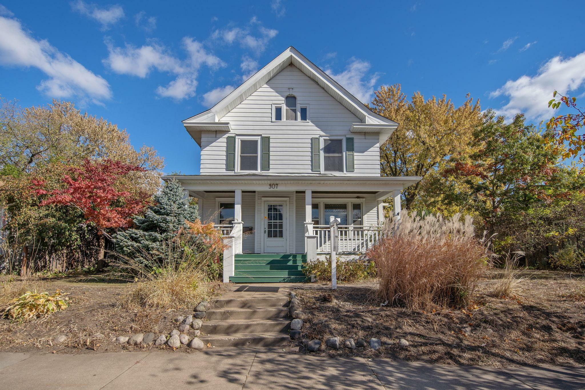 Property Photo:  307 1st Avenue S  MN 55075 