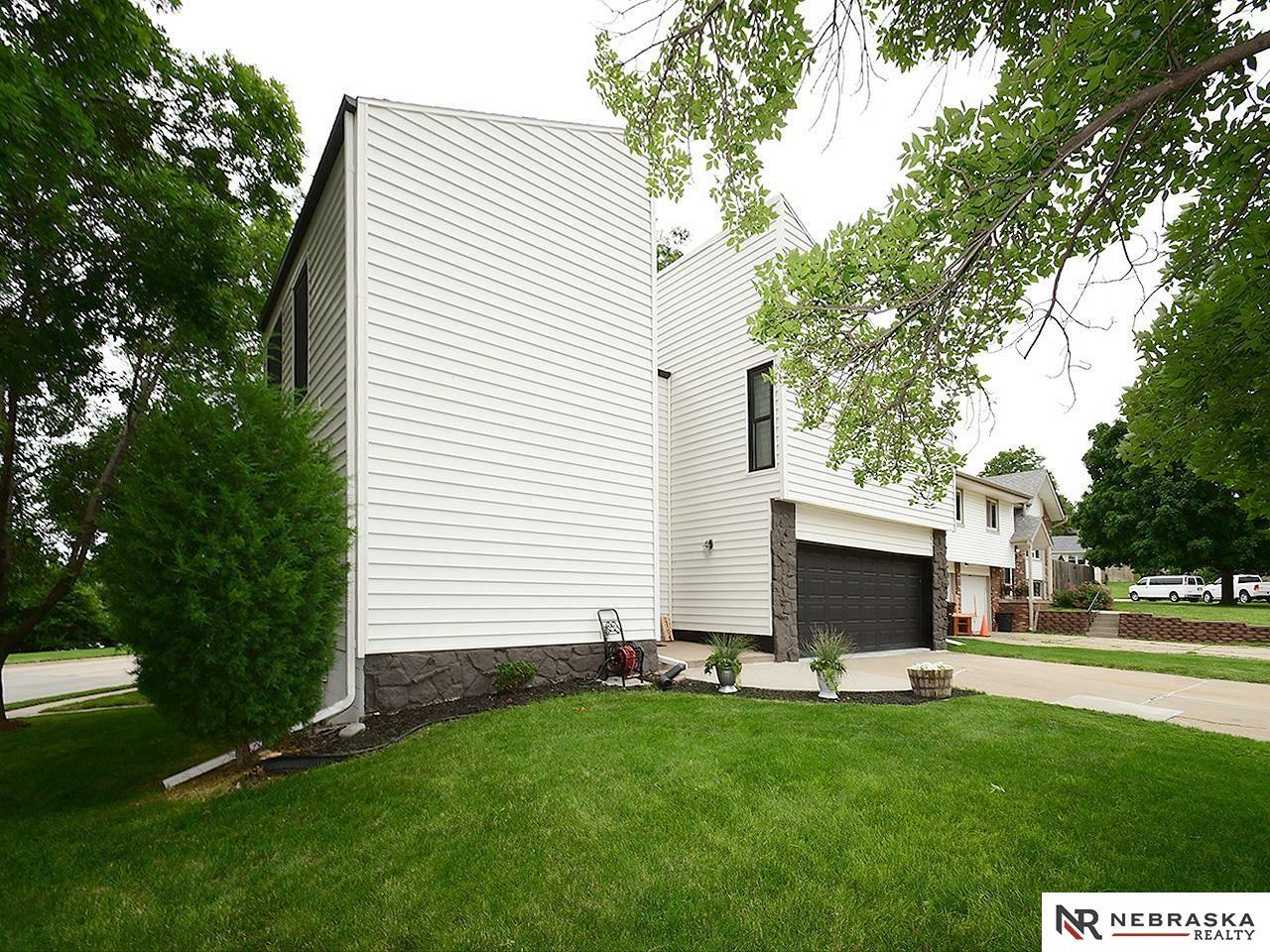 Property Photo:  2106 N 113th Street  NE 68164 