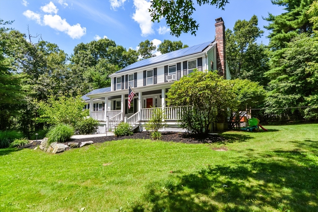 Property Photo:  15 Foxwood Ln  MA 01569 