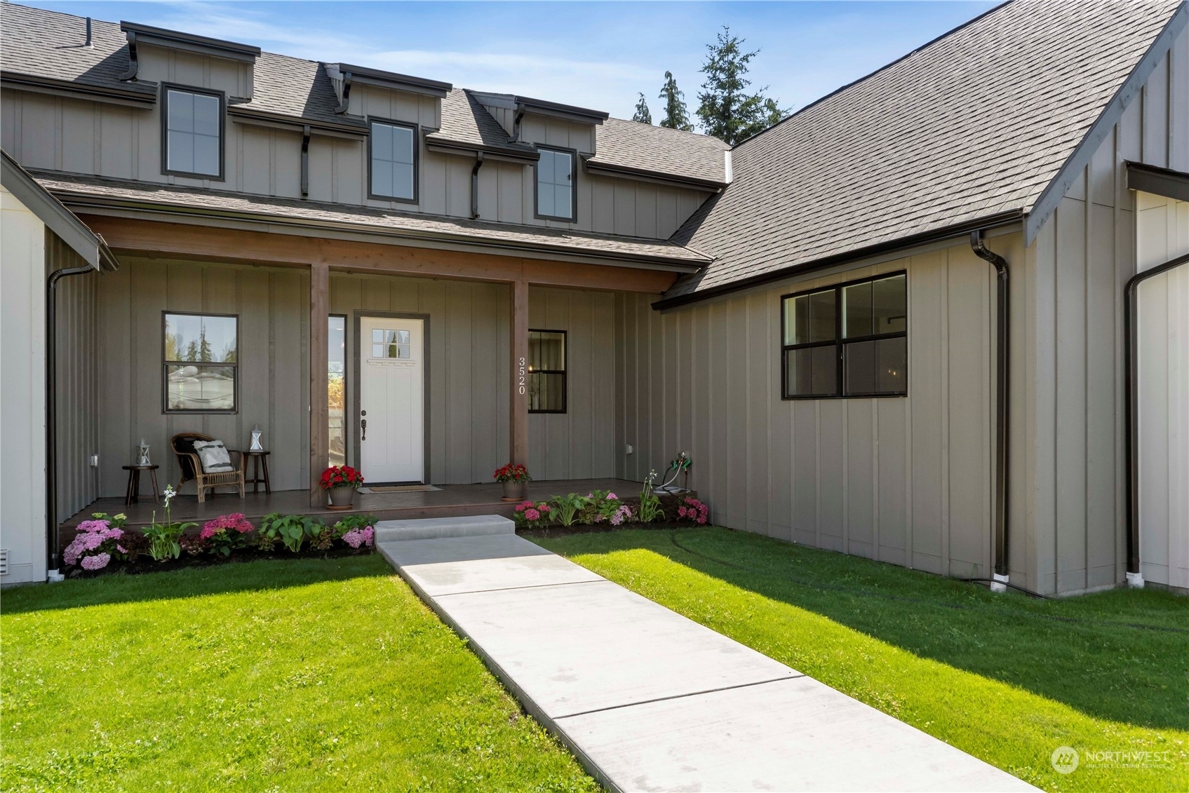 Property Photo:  3520 Hansen Street  WA 98022 