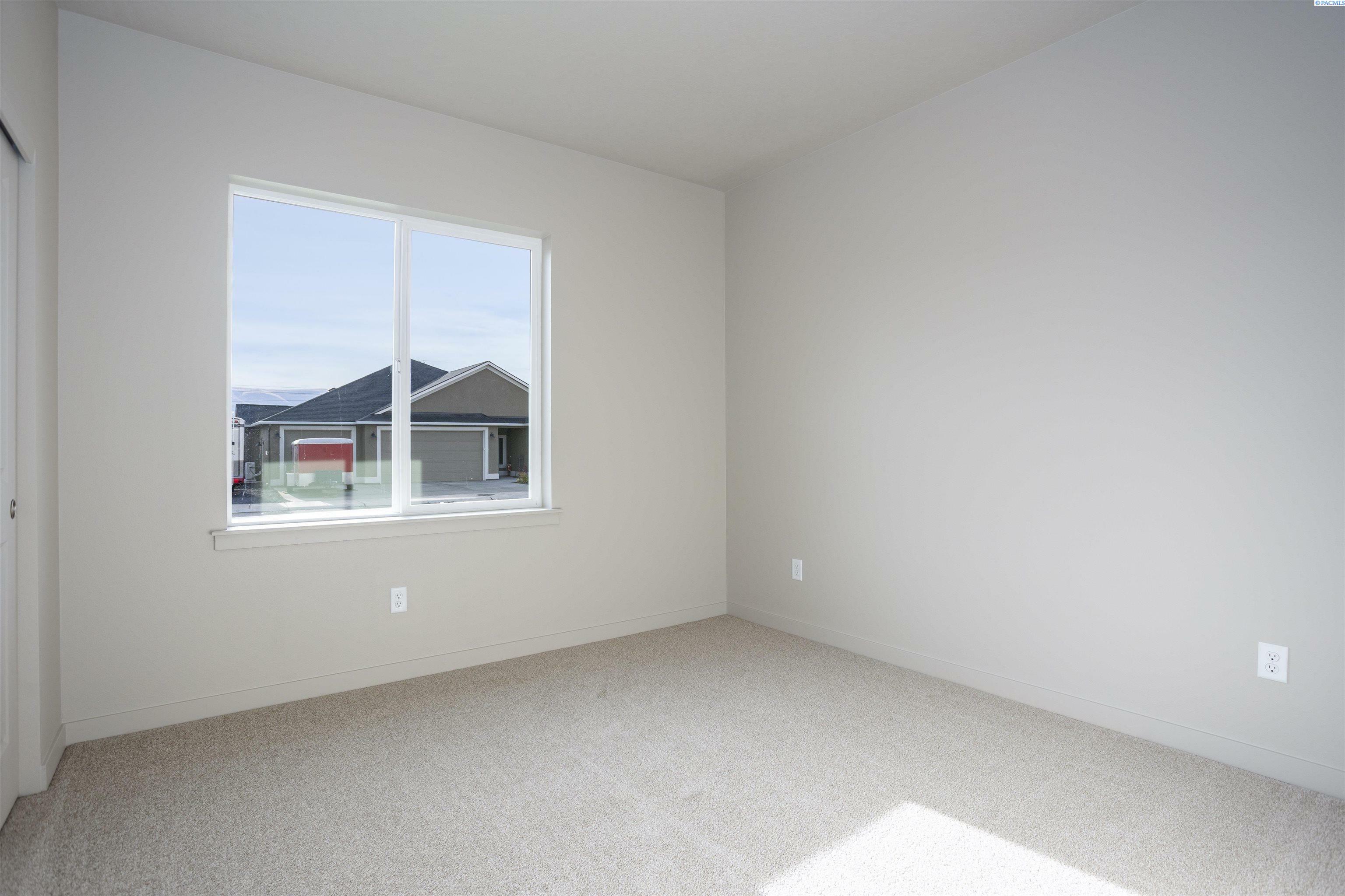 Property Photo:  217 Bratton Street  WA 99350 