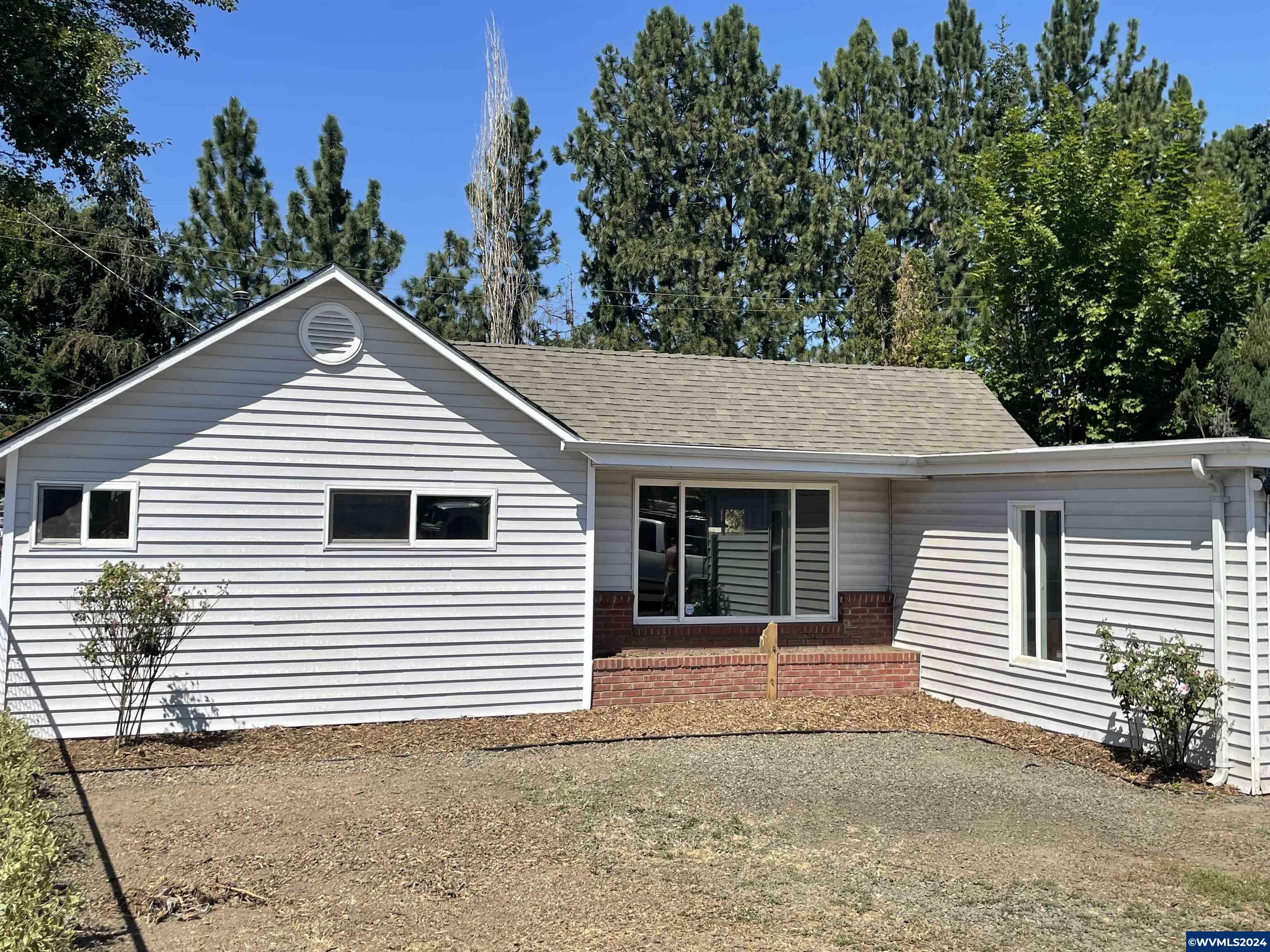 Property Photo:  3705  Knox Butte Rd E  OR 97322 