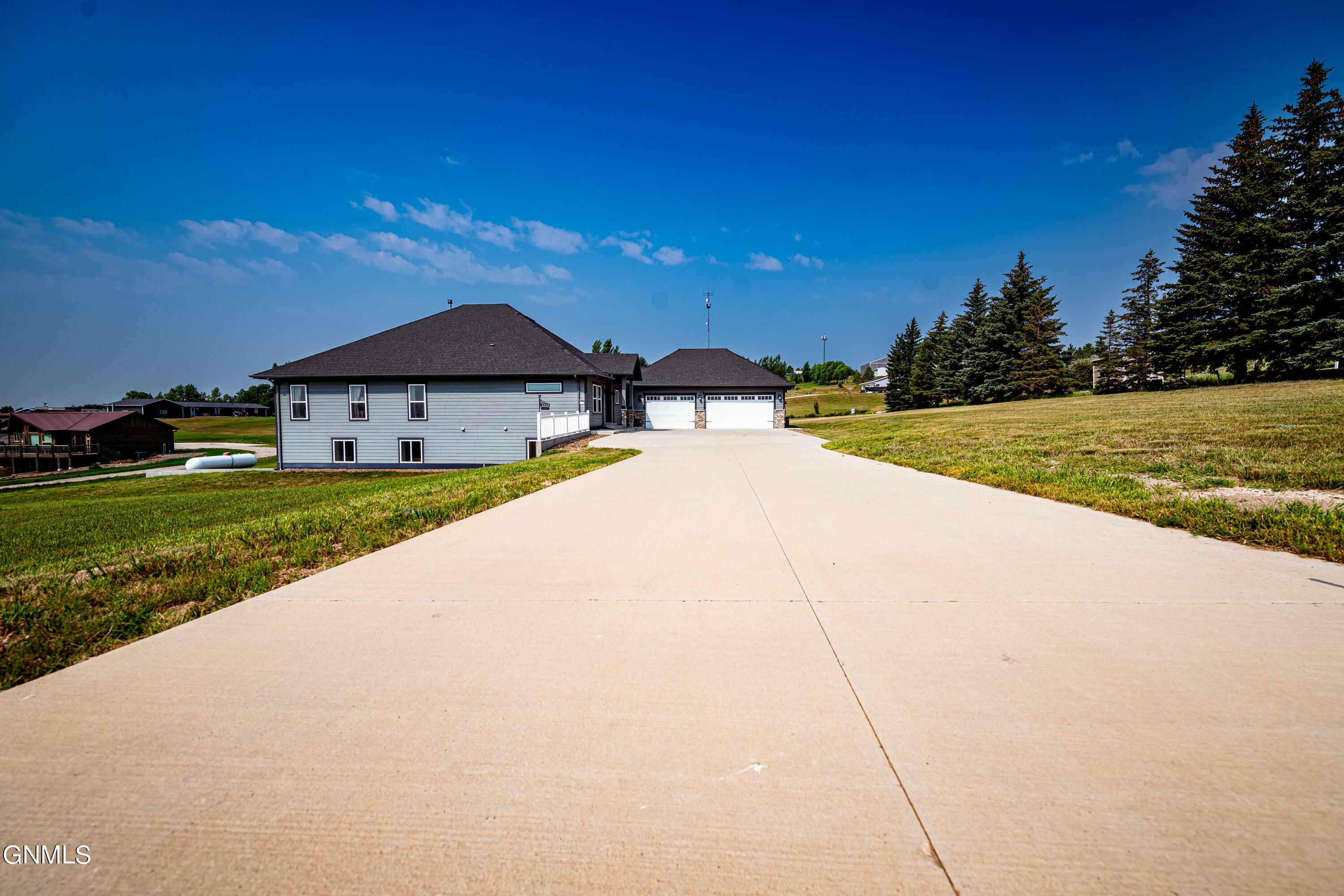 Property Photo:  1113 10th Street SW  ND 58854 