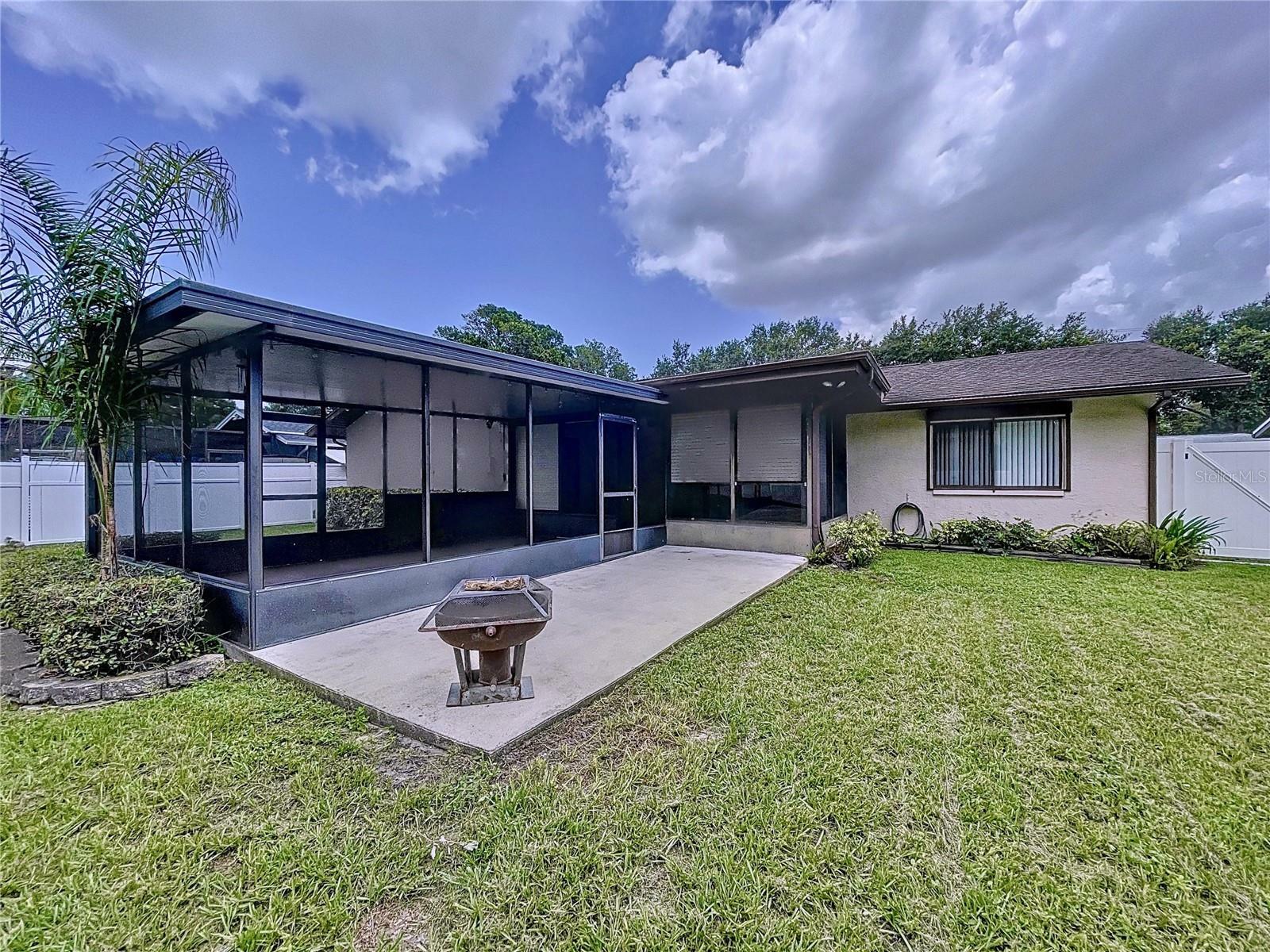 Property Photo:  2178 Briarway Drive  FL 33763 