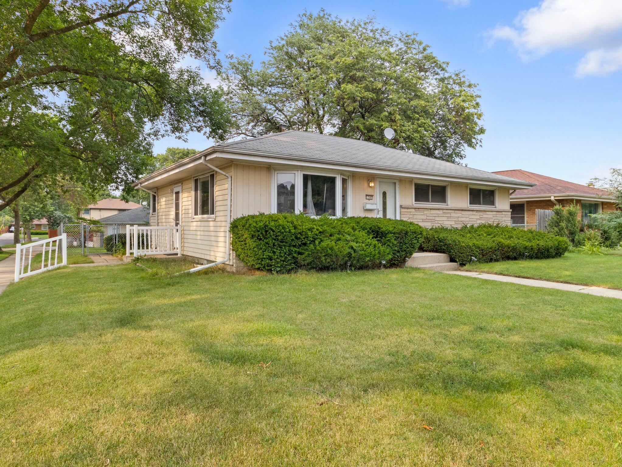 Property Photo:  1580 W Bolivar Ave  WI 53221 