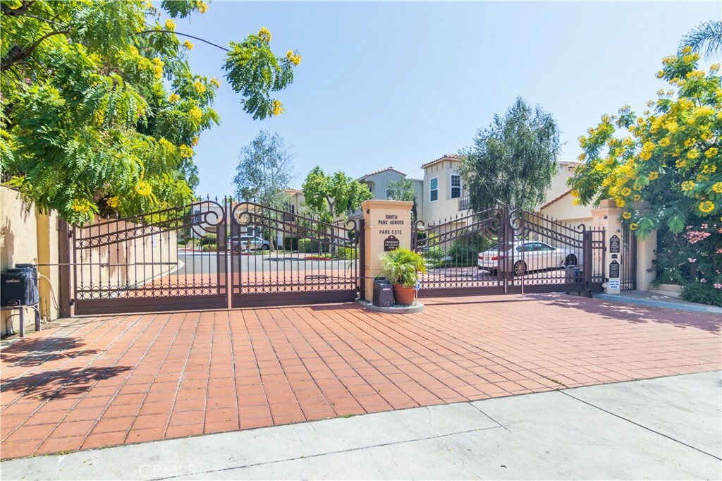 23043 Park Este  Calabasas CA 91302 photo