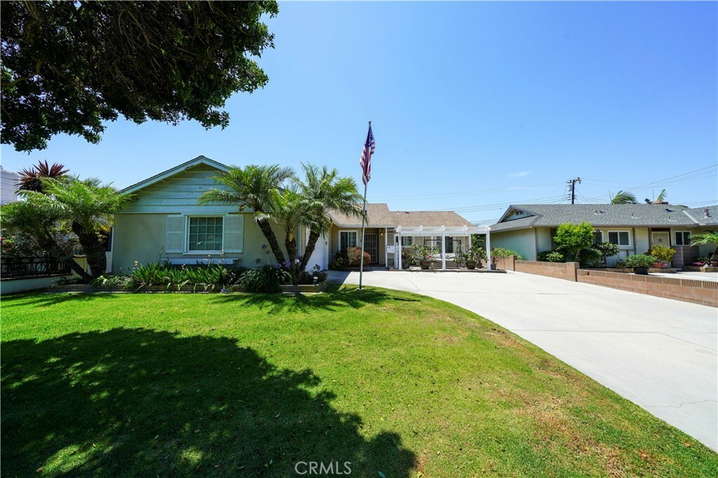 Property Photo:  15031 Victoria Lane  CA 92647 