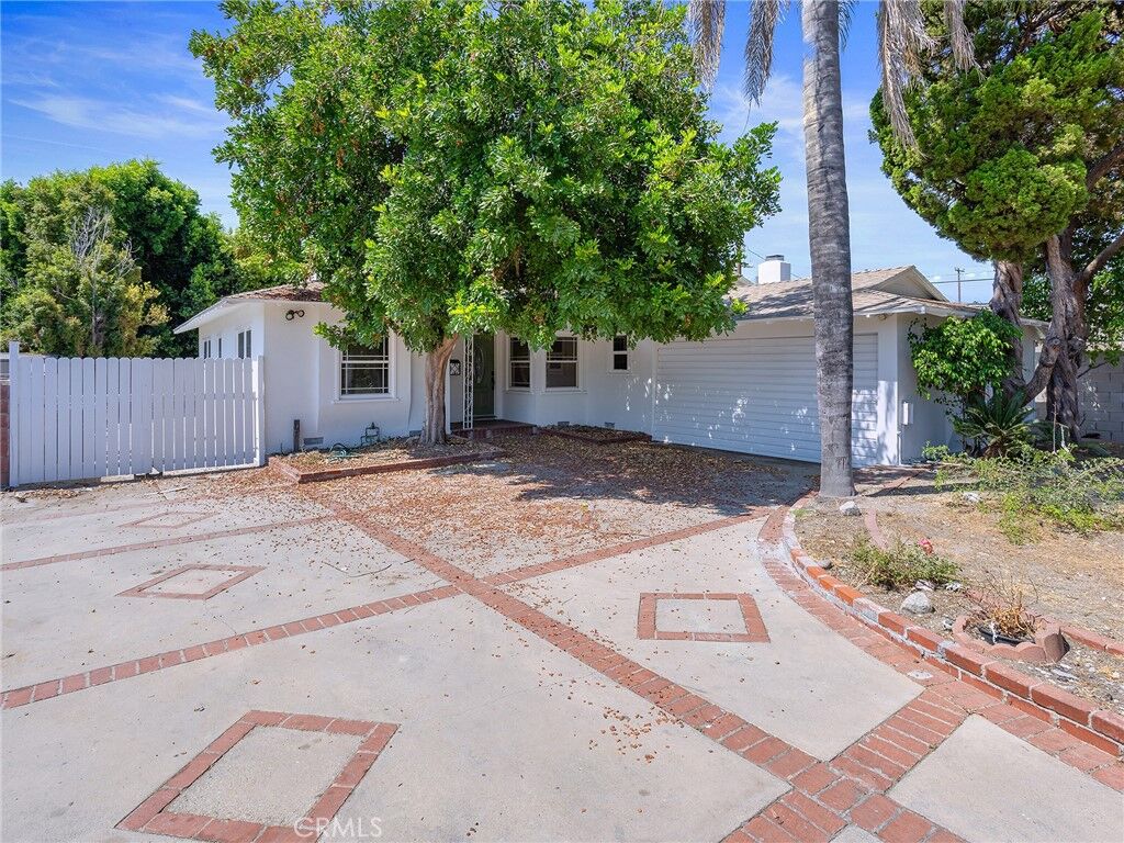 Property Photo:  11338 Lull Street  CA 91352 