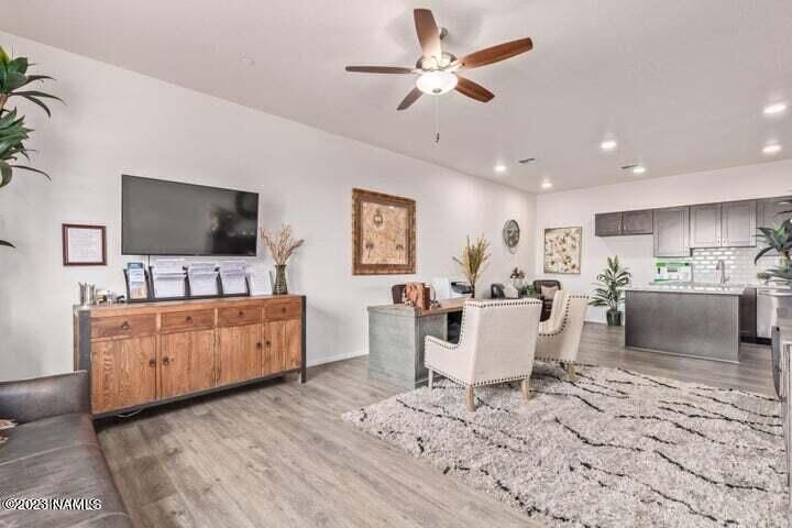 Property Photo:  1650 E Ponderosa Parkway 6-228  AZ 86001
