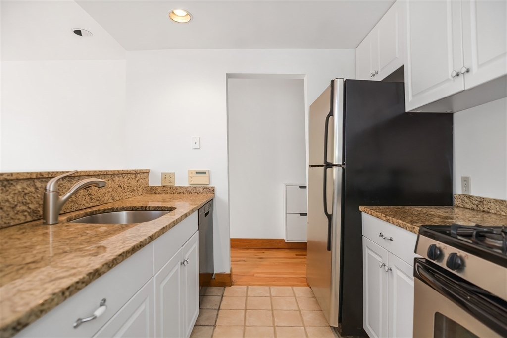 Property Photo:  109 Walden St 109  MA 02140 