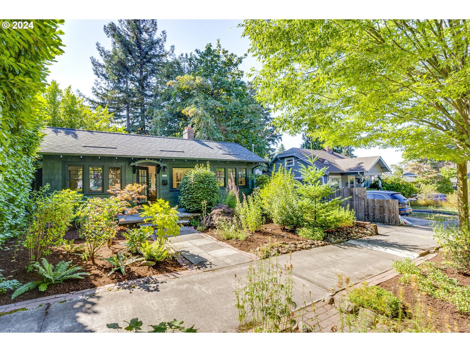 Property Photo:  3921 NE 79th Ave  OR 97213 