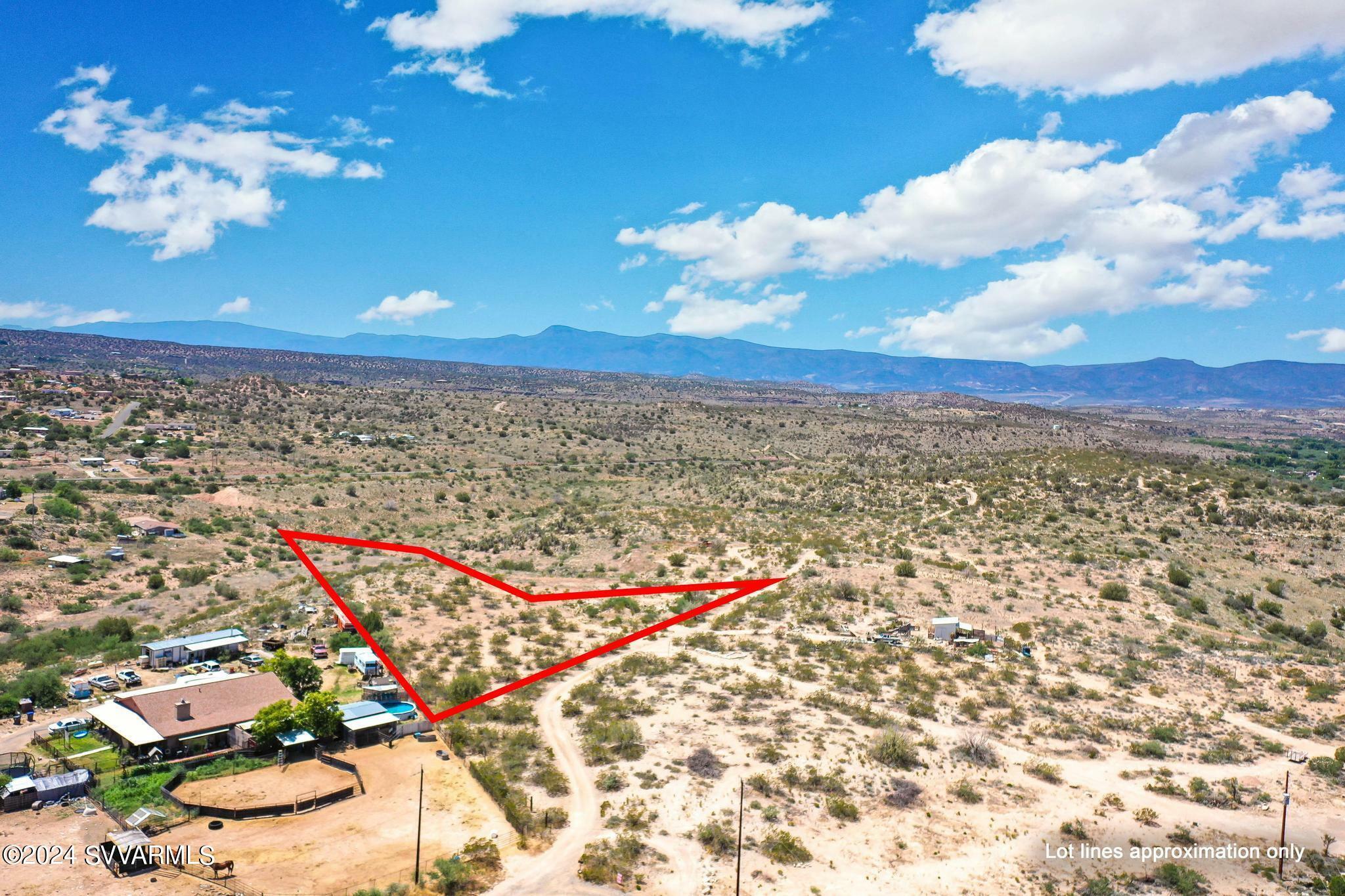 Property Photo:  5175 E Camino Vista Drive  AZ 86335 