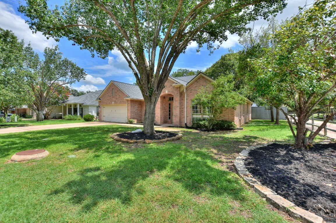 Property Photo:  450 Logan Road  TX 78628 