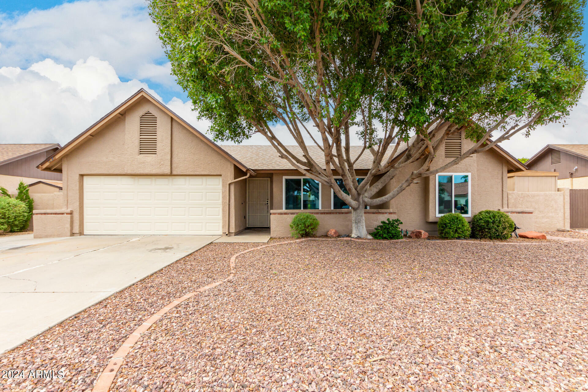 Property Photo:  6016 W Kings Avenue  AZ 85306 