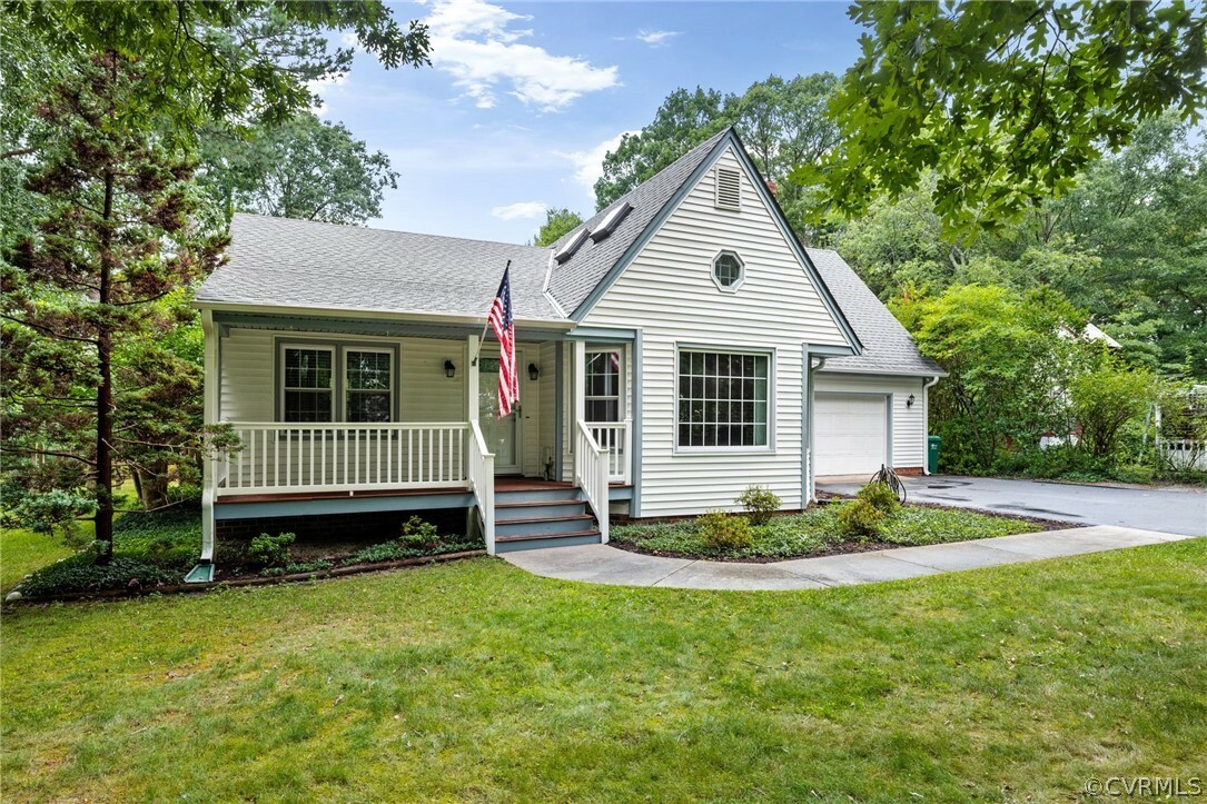 Property Photo:  4524 Thorncroft Drive  VA 23060 