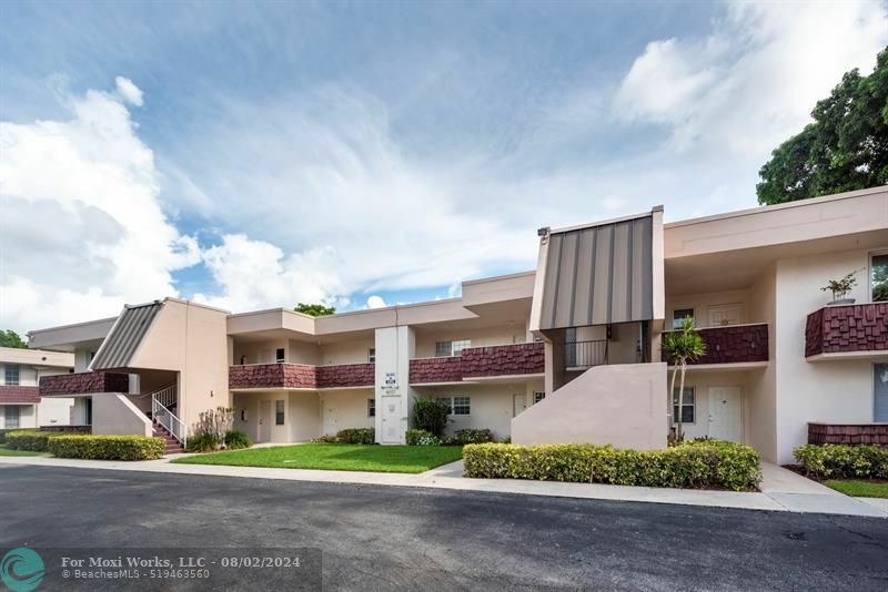 Property Photo:  3251 S Palm Aire Dr 104  FL 33069 