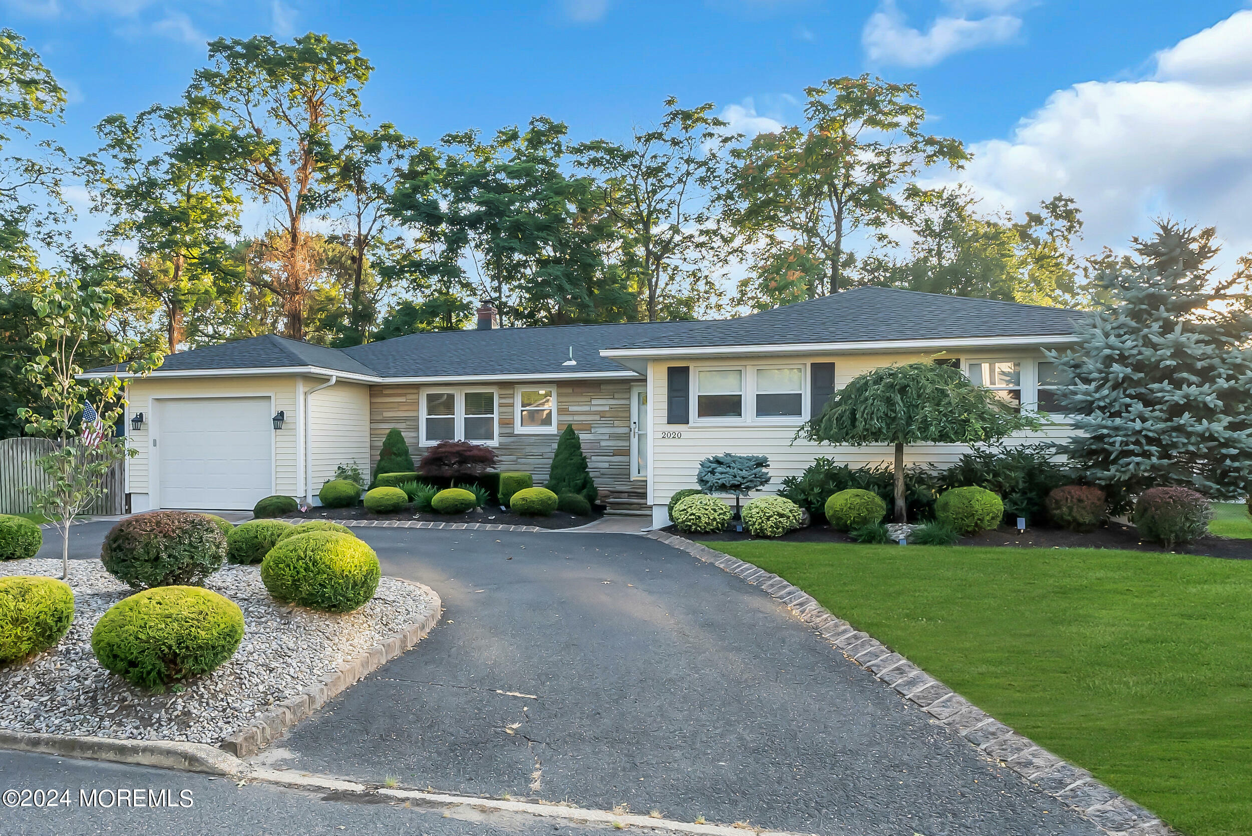 Property Photo:  2020 Oakhurst Parkway  NJ 07755 