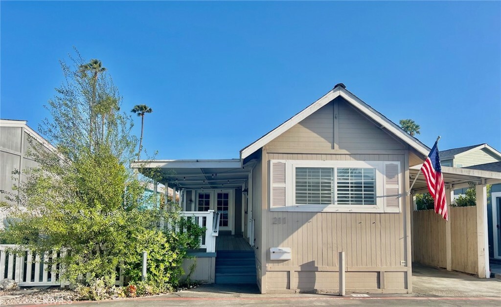 Property Photo:  211 Tremont Drive  CA 92660 