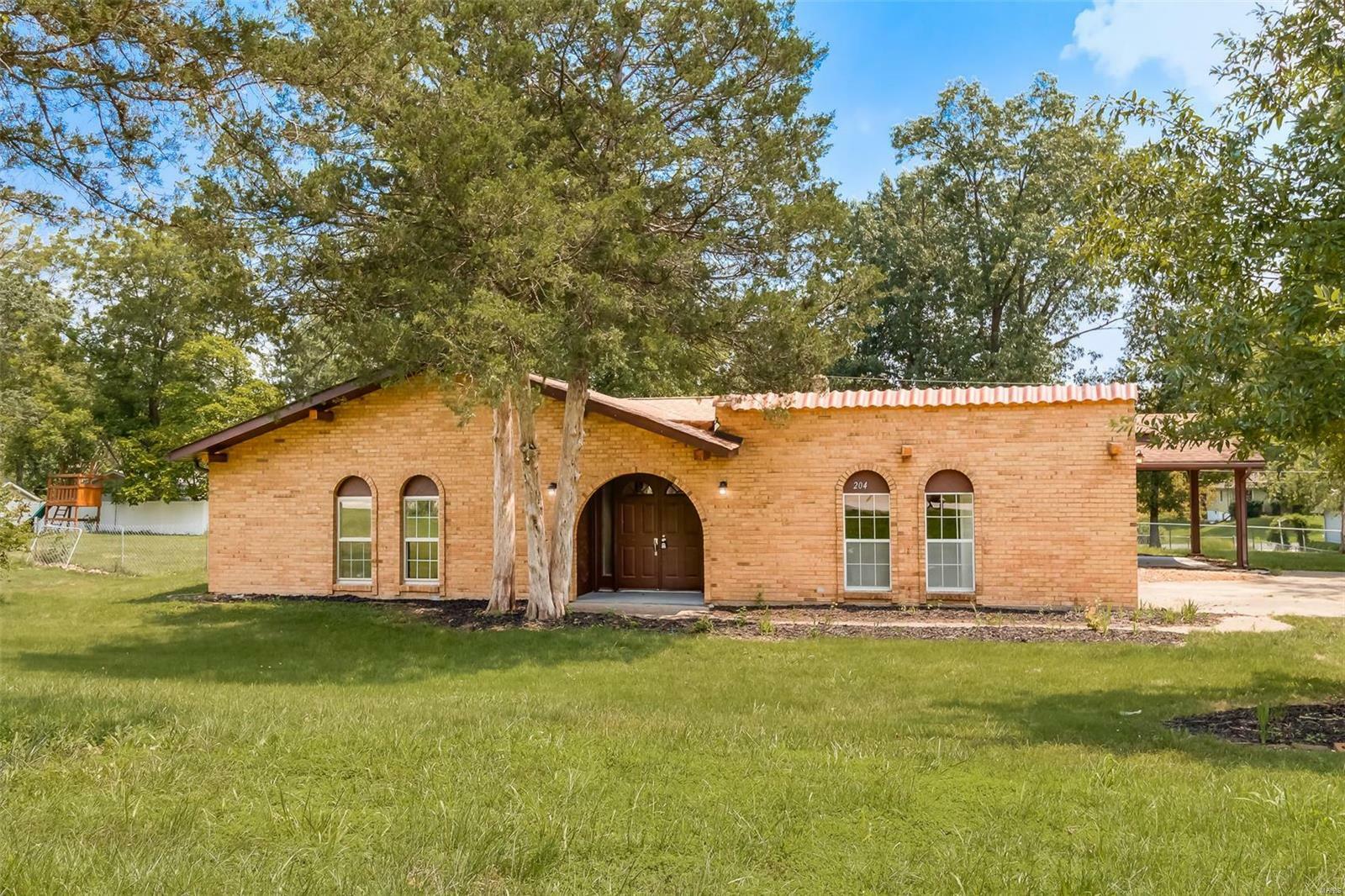 Property Photo:  204 Raymond Drive  MO 63366 