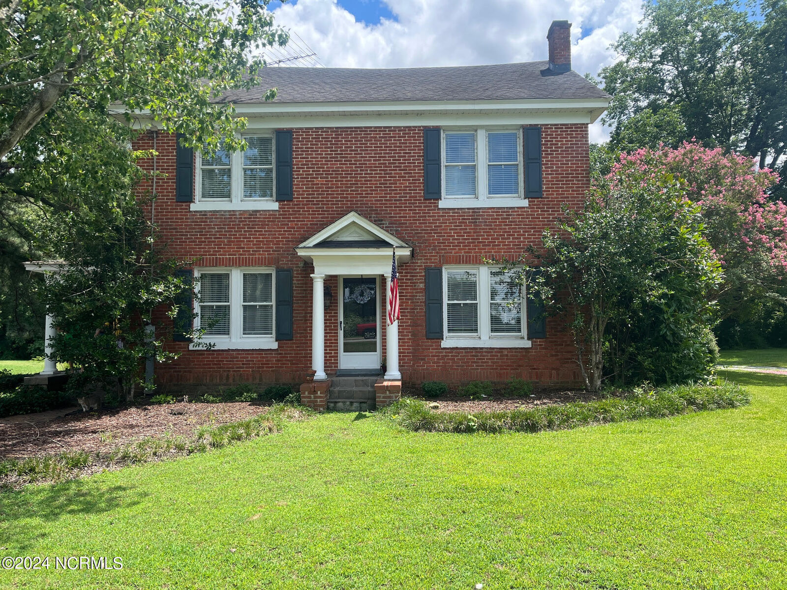 Property Photo:  601 W Main Street  NC 27820 