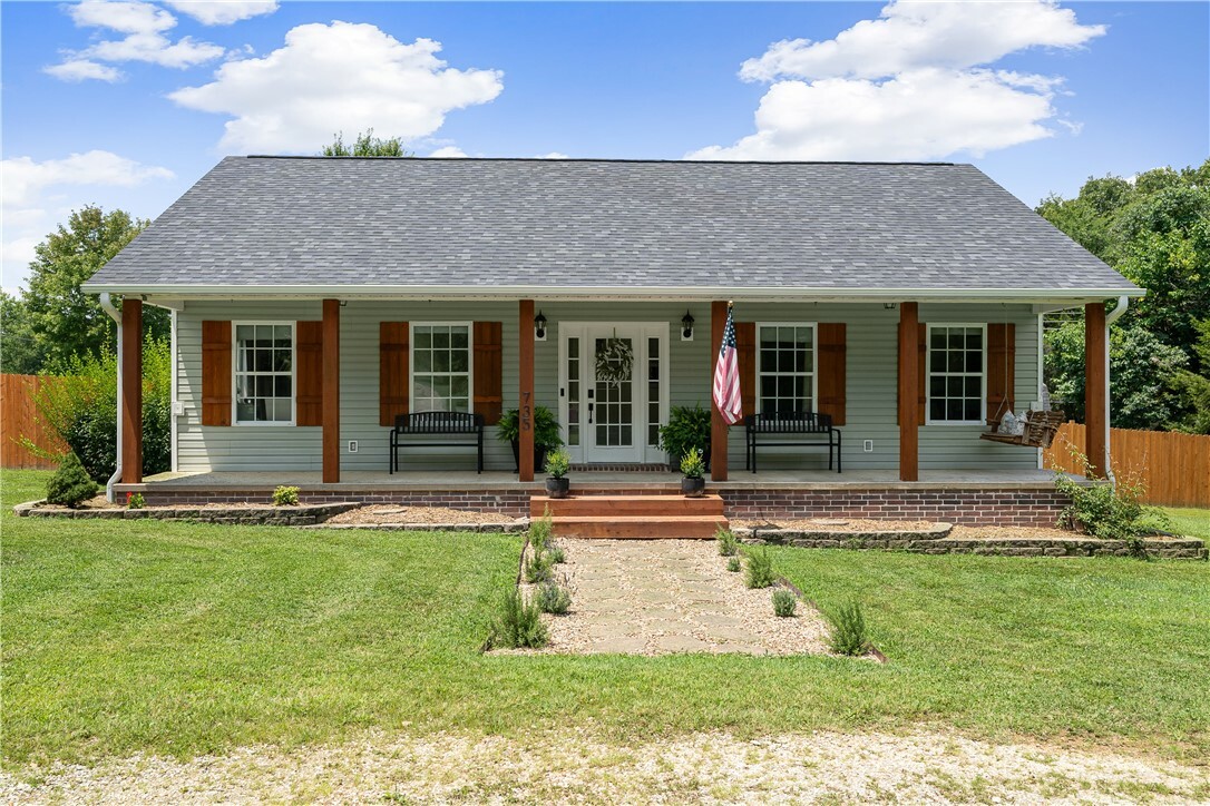 Property Photo:  735 Butterfield Avenue  AR 72774 